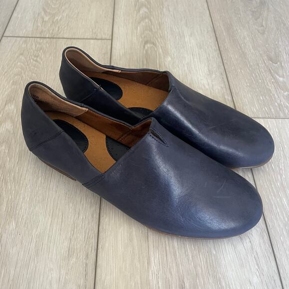 BOC 'Suree' Women's 10 WIDE Navy Blue Slip On Loafer Smooth Nubuck Comfort Shoe - Picture 2 of 7